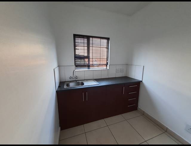 460M² WAREHOUSE TO LET IN DRIEHOEK